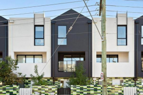 3 Bedroom Modern Central Clayton Living, Clayton